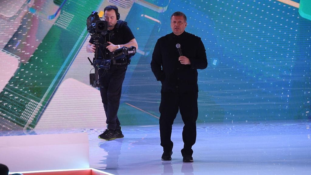 Venäläinen tv-kasvo Vladimir Solovjov on tunnettu propagandaväriteisistä ohjelmistaan.