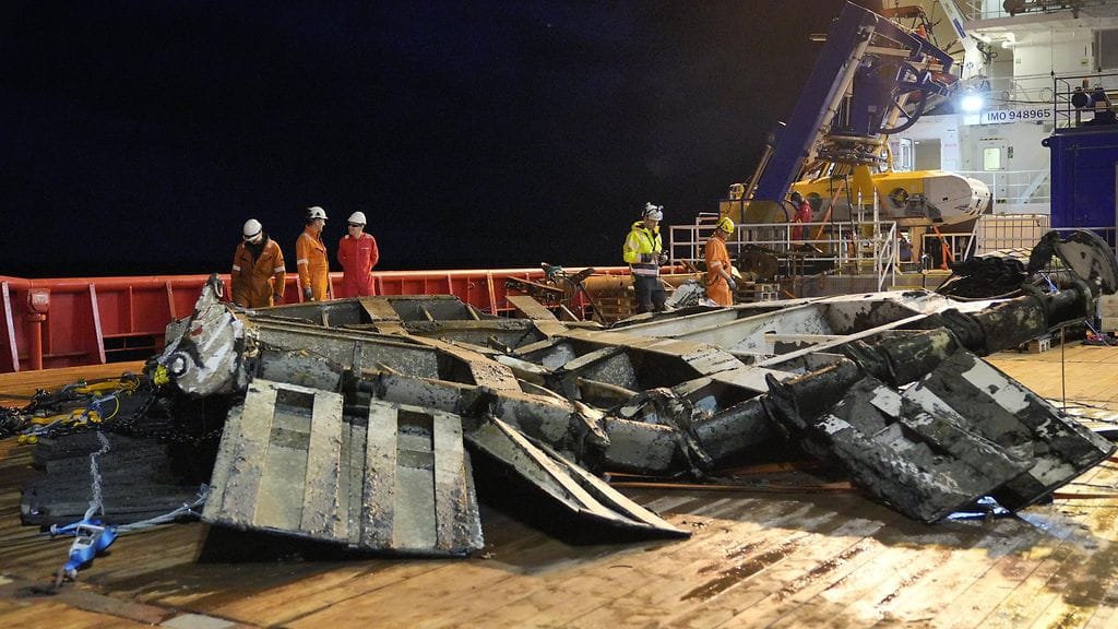 Estonian nostettu keularamppi.