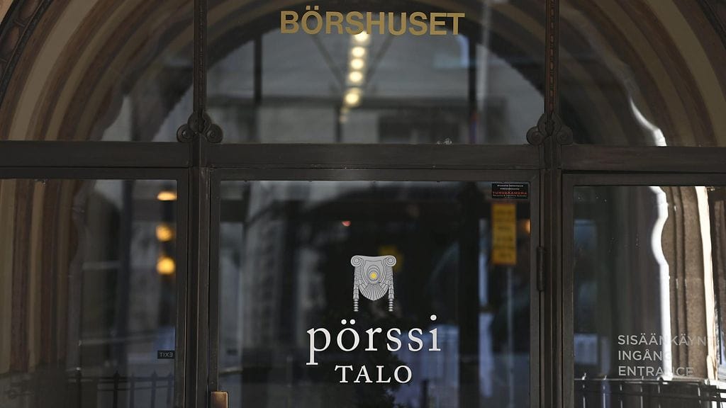 Helsingin pörssin yleisindeksi kapusi tiistaina yli 10 000 pisteen.