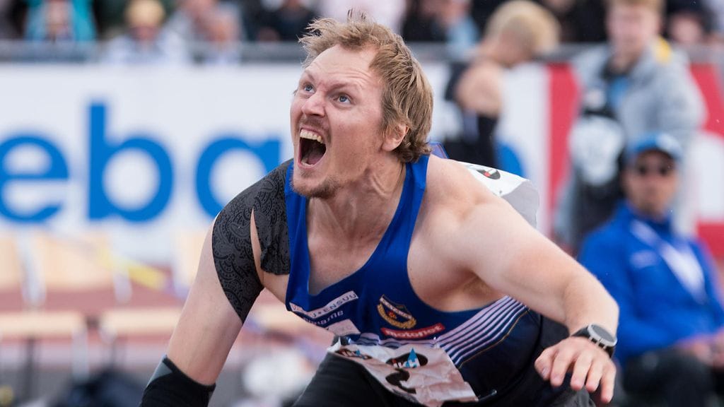 Etelätalo heittää Kalevan kisoissa toipilaana.