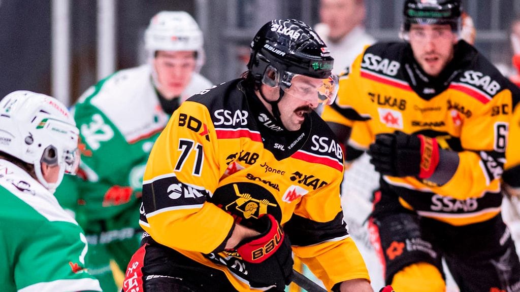 Fröberg siirtyy Aurajoen välittömään läheisyyteen.