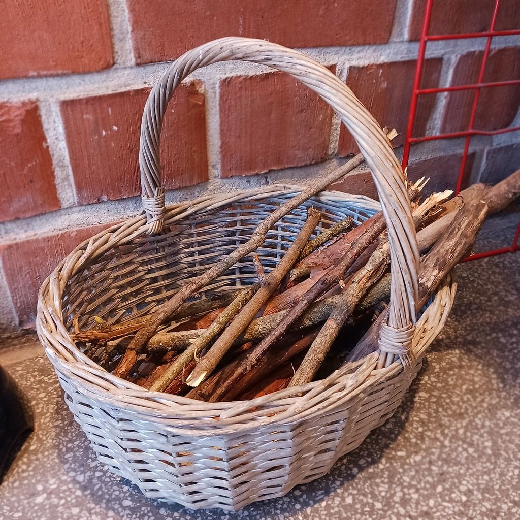 Roihuvuoren kirjaston keppilainaamo.