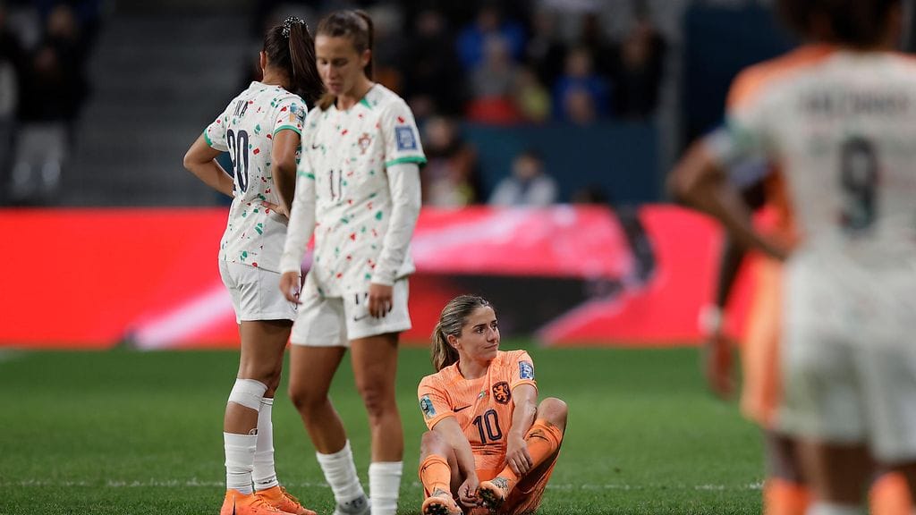 Päävalmentaja Andries Jonker käski Danielle van de Donkia filmaamaan Portugali-ottelussa.