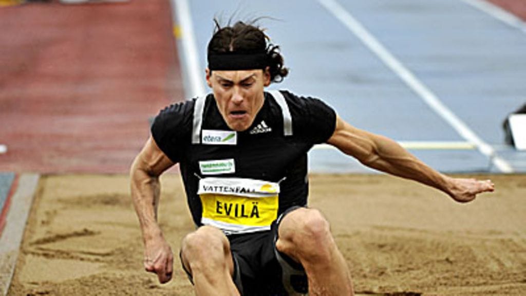 Tommi Evilä Lapinlahdella. Kuva: Roni Rekomaa/LEHTIKUVA.