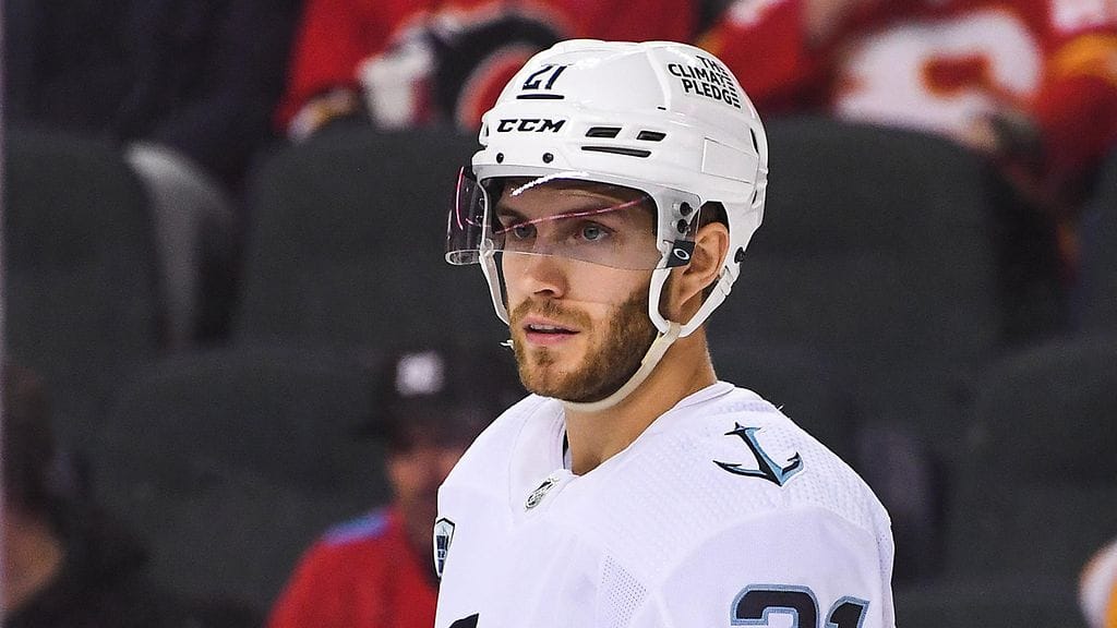 Ruotsin NHL-tähti Alexander Wennbergin kohtelusta on muodostunut koko perheen murhe.