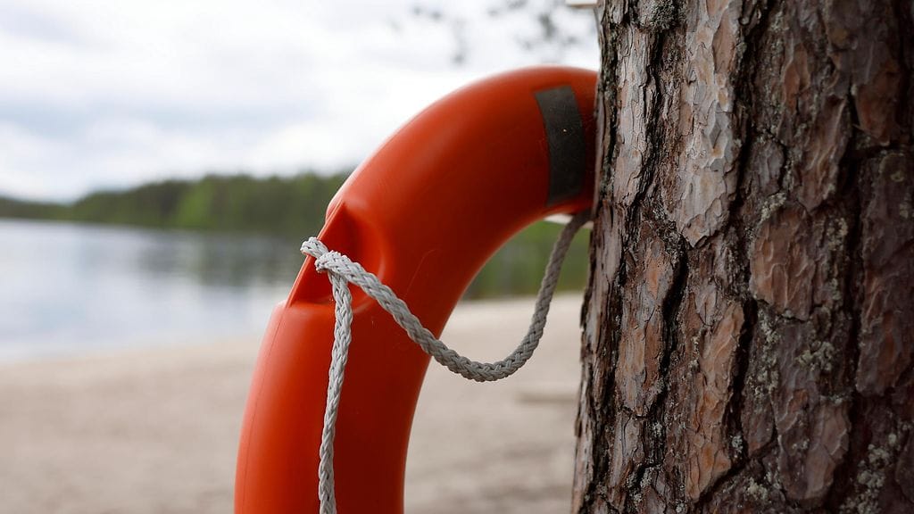 Iijoen rannalla olevat sivulliset olivat havainneet tyhjän alumiiniveneen Iijoella.