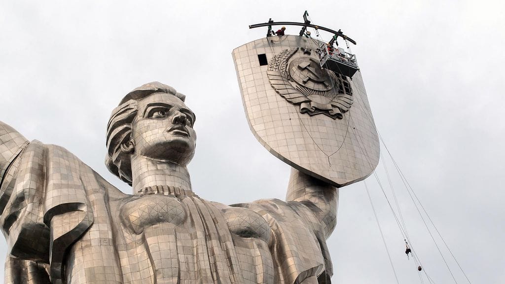 AOP Kiova Äitimaa patsas 4