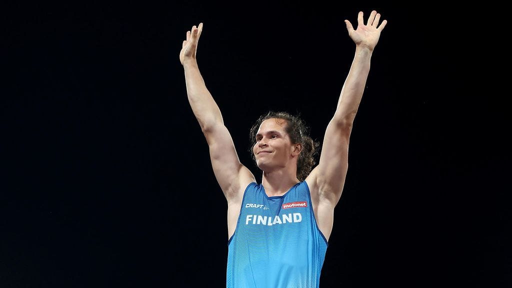 Urho Kujanpää voitti seiväskultaa universiadeissa.