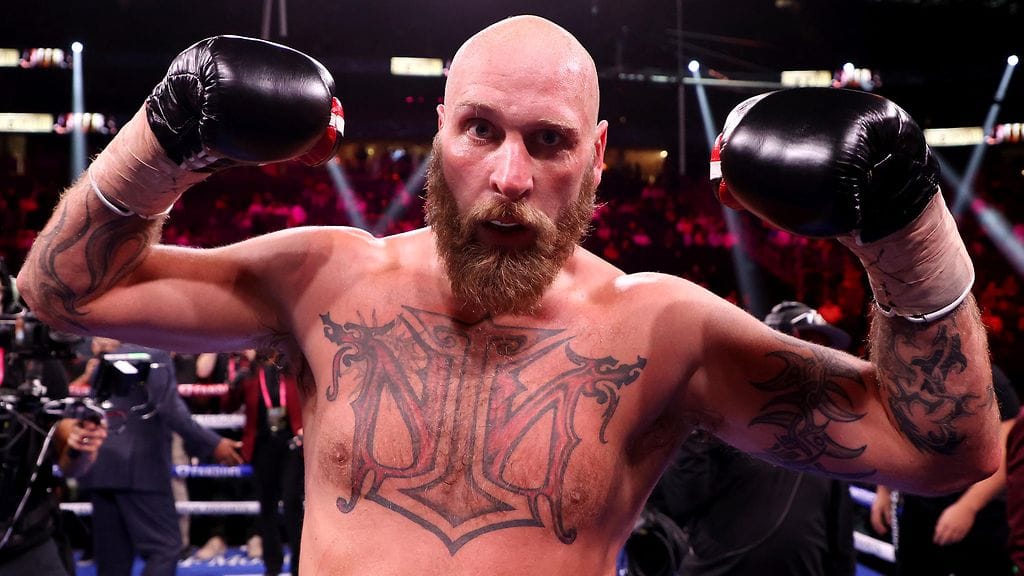 Robert Helenius nappasi Savonlinnassa tyrmäysvoiton Mika Mielosesta.