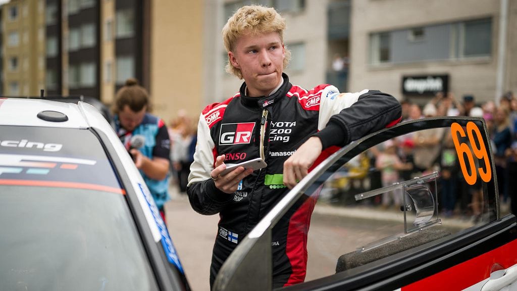 Rallistudio otti kantaa Kalle Rovanperän sopimushuhuihin - "Voi olla taktista peliä"