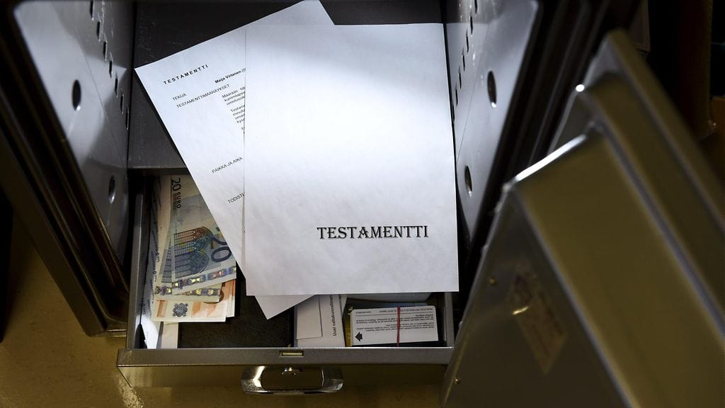 Nykyisellään perintöveroa maksetaan perinnön saamisen yhteydessä, kun taas luovutusvoittoveroa maksettaisiin vasta, jos perittyä omaisuutta laitettaisiin myyntiin.