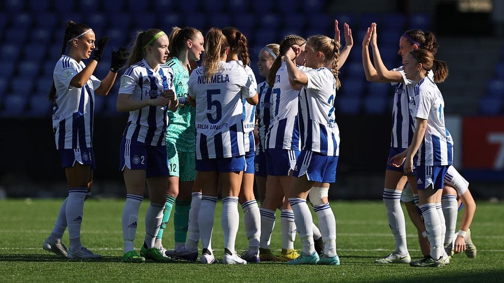 HJK on Kansallisessa liigassa kolmantena.