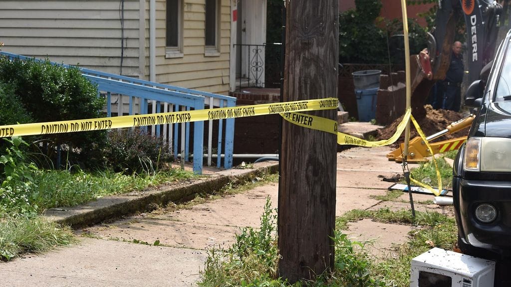 Ainakin kahden ihmisen on kerrottu kuolleen Yhdysvaltojen itäosaa riepotelleessa rajuilmassa.