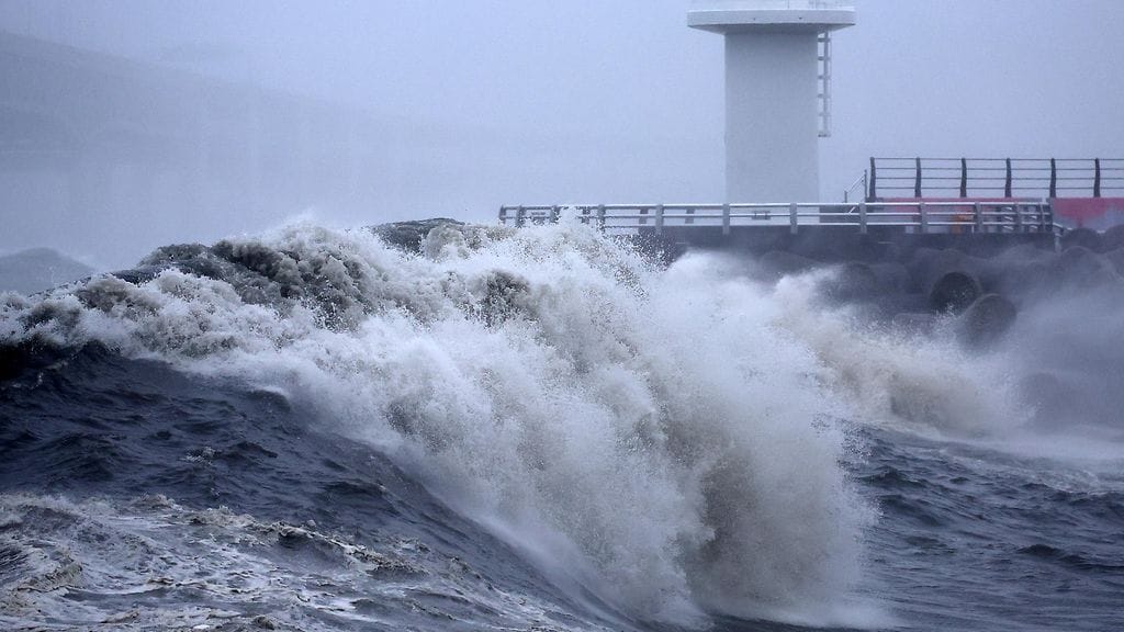 Etelä-Korean Busan 10. elokuuta 2023 Khaun-taifuunin saapuessa.