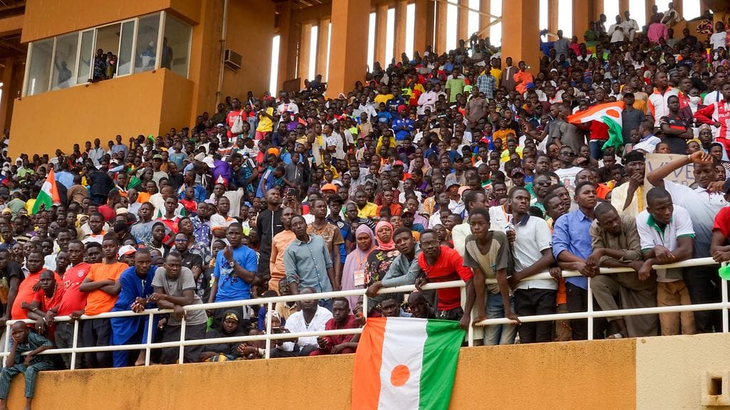 Sotilasjuntan kannattajia Nigerin pääkaupungissa Niameyssä 6. elokuuta 2023.