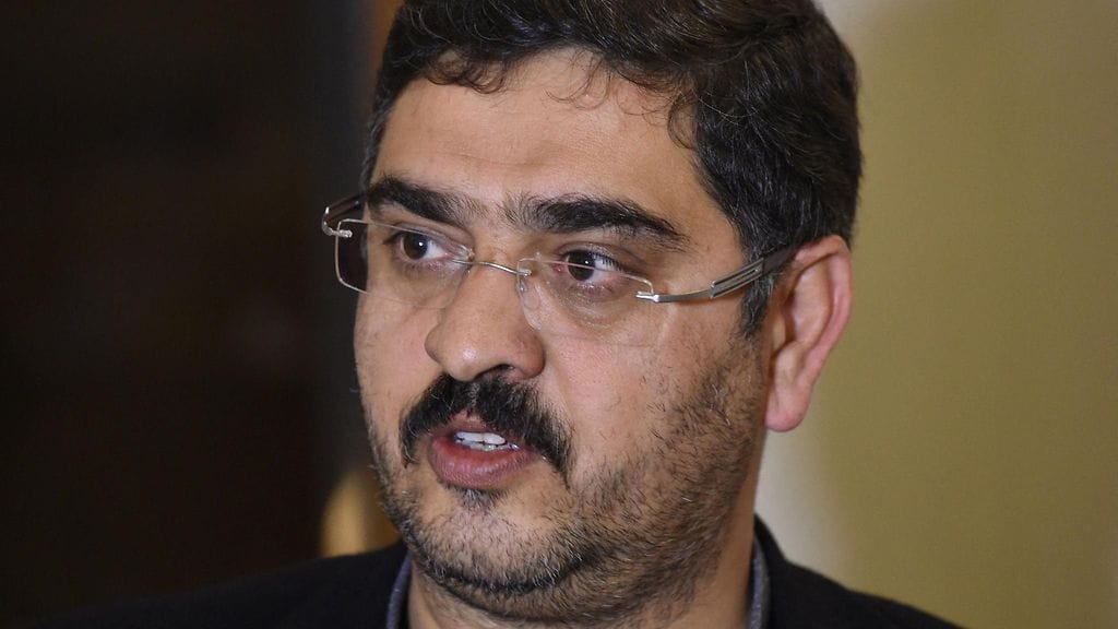 Anwaar-ul-Haq Kakar toimii pääministerinä, kunnes Pakistanissa järjestetään uudet vaalit lähikuukausina tai ensi vuonna.