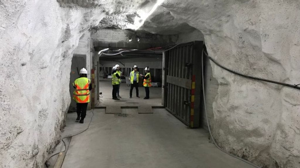 Kunnista saatavaa tietoja on mahdollista käyttää esimerkiksi suunniteltaessa vahingontekoa, jonka tarkoituksena on pelastus- tai väestönsuojelutoiminnan lamaannuttaminen. Suomessa on yli viisikymmentä tuhatta väestönsuojaa. Parhaillaan kunnostettava Niemenmäen kalliosuoja Helsingissä on yksi niistä.