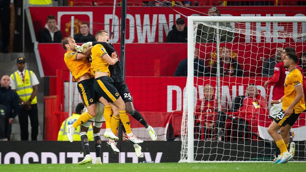 Manchester Unitedin tähtivahti Andre Onana ei kaihtanut kovia otteita maalillaan.