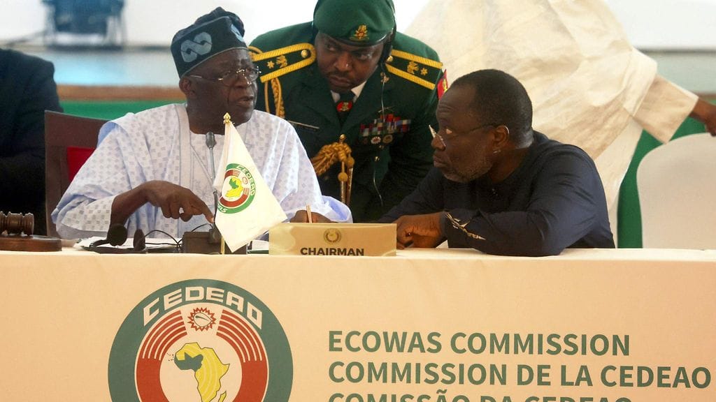 Ecowas teki viime viikolla kriisikokouksessaan päätöksen valmiusjoukkojen lähettämisestä Nigeriin sotilasjuntan syrjäyttämän presidentin palauttamiseksi valtaan.