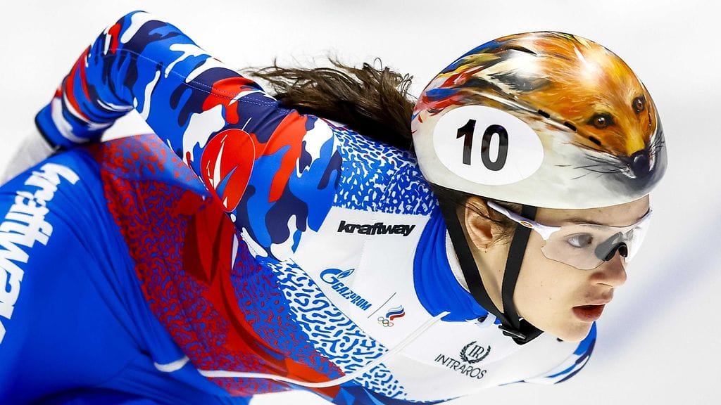 Pikaluistelun moninkertainen arvokisamitalisti Sofia Prosvirnova ilmoitti huhtikuussa, että hän haluaa alkaa kilpailemaan Tanskan maajoukkueen urheilijana.