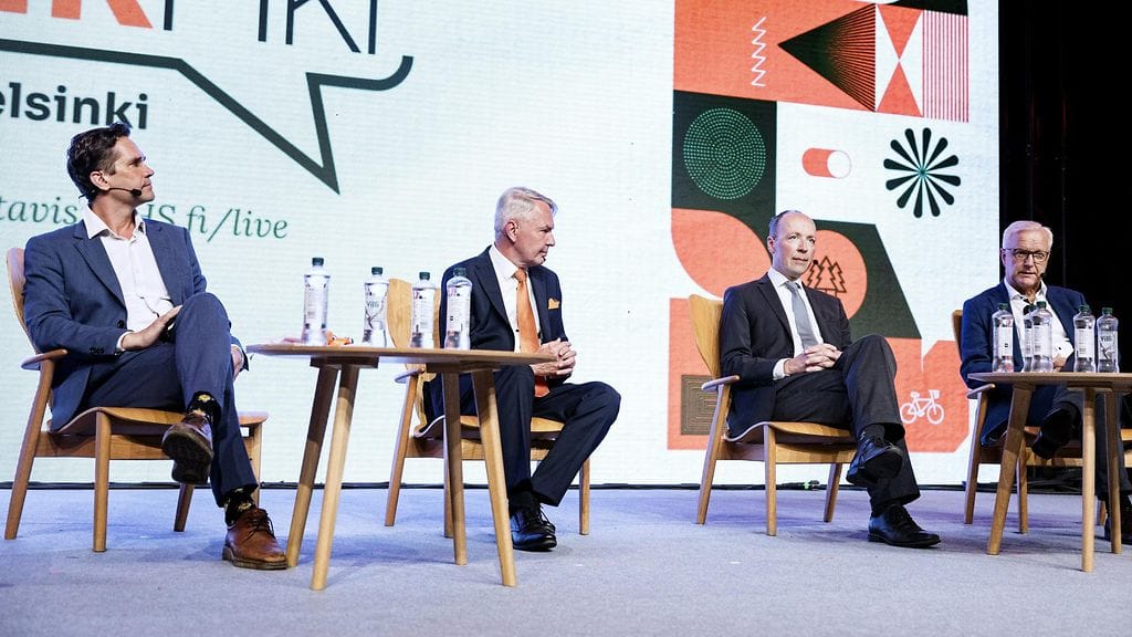 LK 16.8.2023 Vasemmalta, presidenttiehdokkaat Mika Aaltola, Pekka Haavisto, Jussi Halla-aho ja Olli Rehn presidenttiehdokkaiden paneelissa keskustelutapahtuma Talk Helsingissä 16. elokuuta 2023.