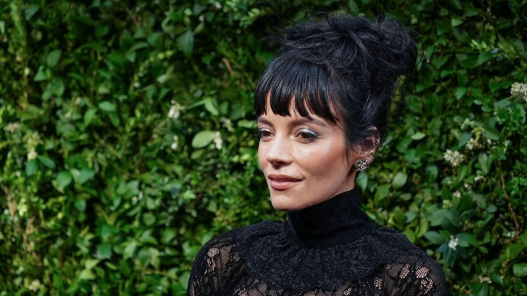 Lily Allen palautti korona-aikana adoptoimansa koiranpennun.