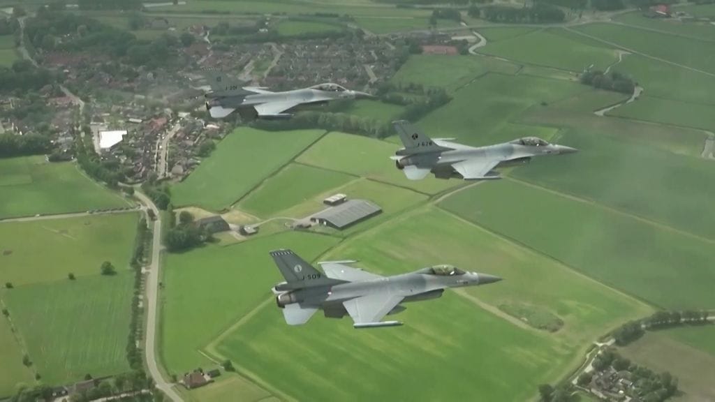 F-16 Hävittäjätä Reuters