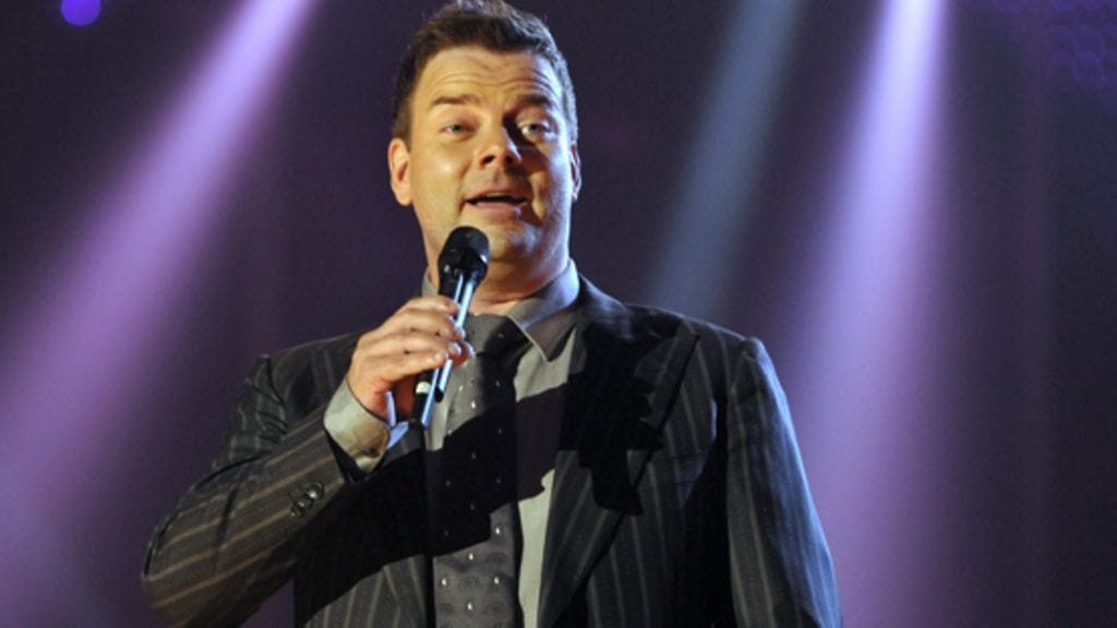 Jari Sillanpää esiintyi Tangon maailmat -konsertissa Seinäjoen Tangomarkkinoilla 2011.