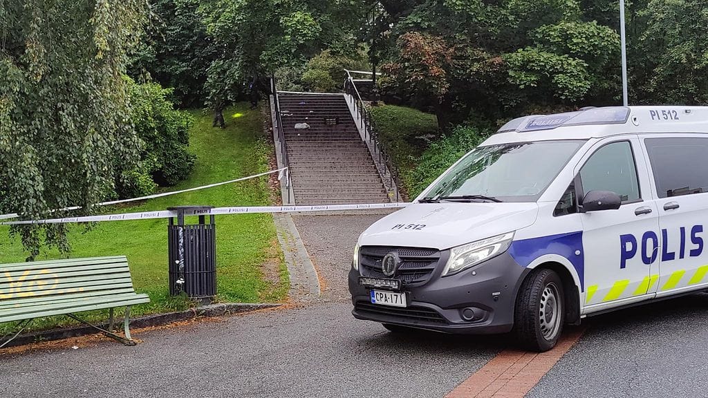 Poliisin tiedotteen mukaan vangitseminen liittyy Tampereen Hämeenpuiston ampumatapaukseen