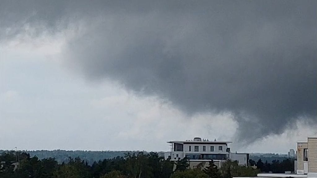 Kuvituskuvana Espoossa vuonna 2023 havaittu trombi. Ei liity tapaukseen.