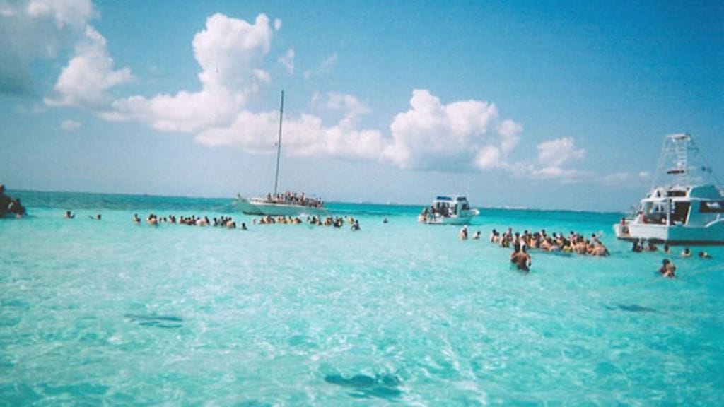 Loistoristeilijältä tehdyllä päiväretkellä Karibialla.