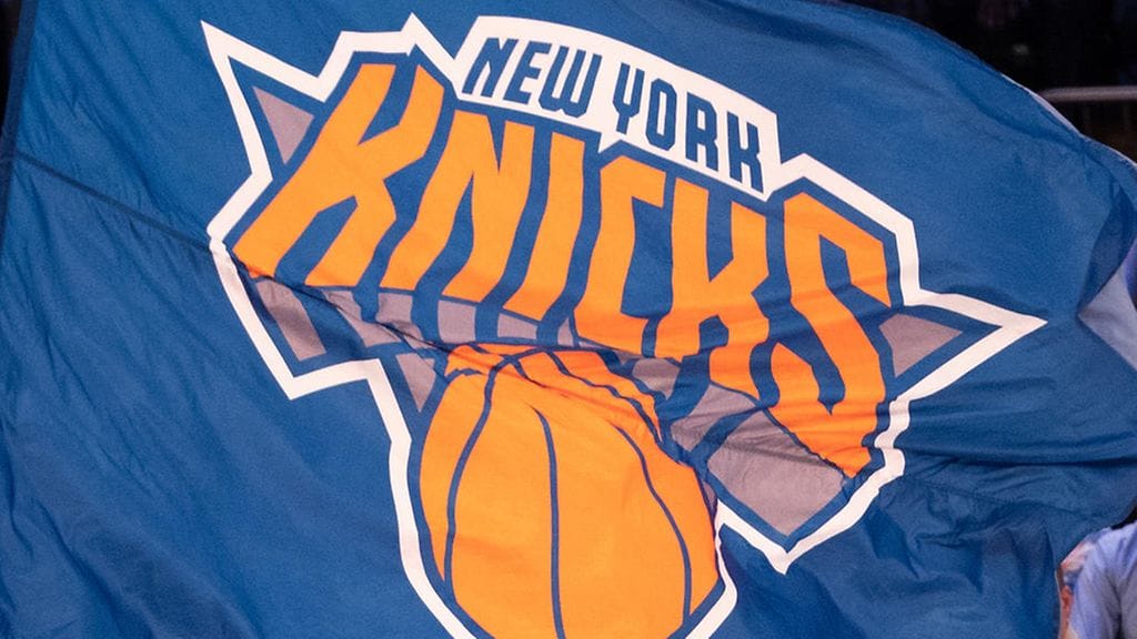 New York Knicks väittää entisen työntekijänsä vieneen seuralta luottamuksellisia tietoja.
