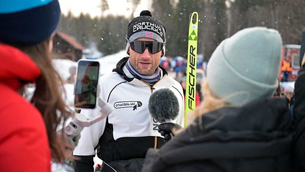 Petter Northug majailee perheensä ja ystäviensä luona.