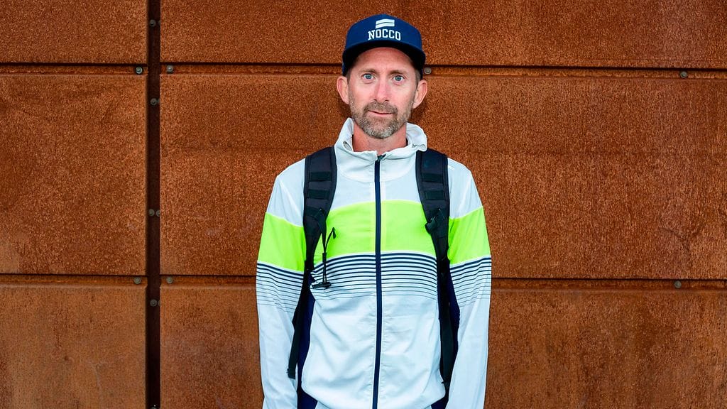 Valmentaja Yannick Tregaro näki paremmaksi laittaa haastattelun pakettiin.