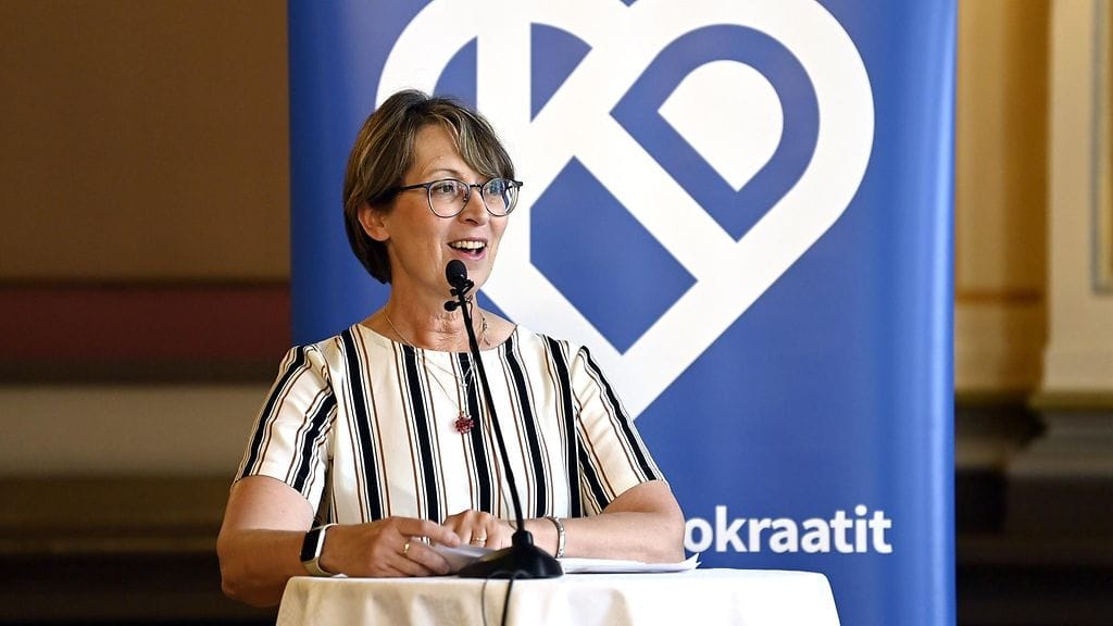 Maa- ja metsätalousministeri Sari Essayah valittiin jatkokaudelle ilman vastaehdokkaita.