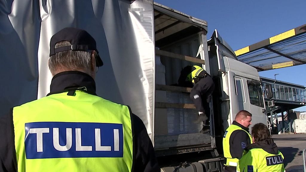 Kuvituskuva. Tulli voi irtisanoa työntekijöitä, jos muutosten vuoksi tarjottavia tehtäviä ei oteta vastaan.