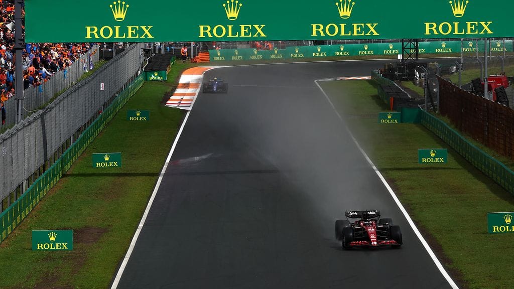 Alfa Romeon Valtteri Bottas (kuvassa) ei onnistunut Hollannin GP:n vetisessä aika-ajossa.