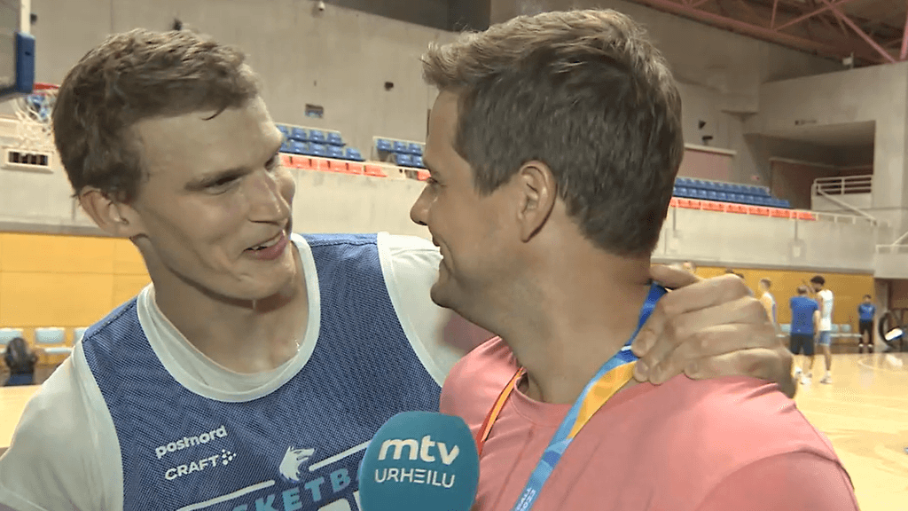 Lauri Markkanen yllätti NBA-luotsinsa kesken kamerahaastattelun