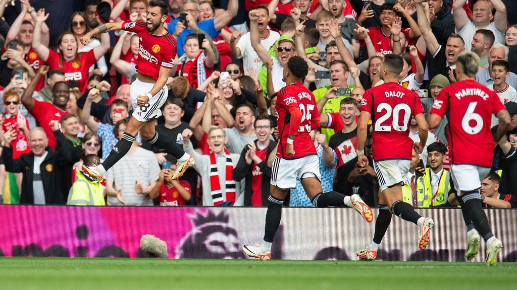 Manchester United juhli voittoa maalirikkaan ottelun jälkeen.