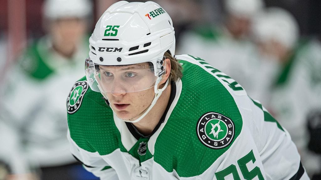 Joel Kiviranta on pelannut NHL:ää tähän saakka Dallas Starsissa.