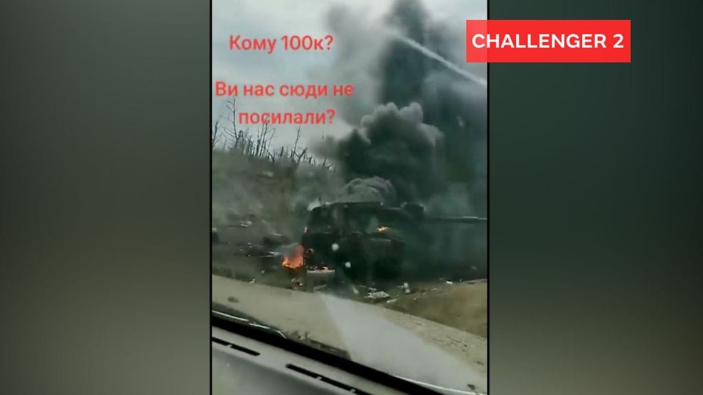 Palava Challenger 2 -panssarivaunu väitetysti kuvattiin Robotynen lähellä Etelä-Ukrainassa. Kuva on kuvakaappaus sosiaalisessa mediassa kiertävästä videosta.