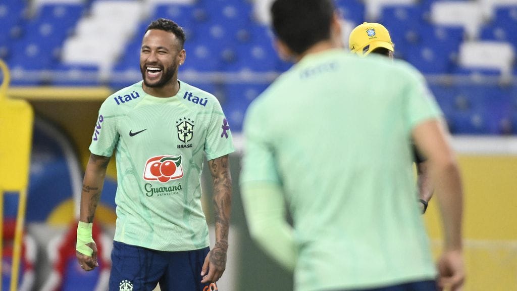 Neymar siirtyi Al-Hilaliin 90 miljoonalla eurolla Paris Saint-Germainista.