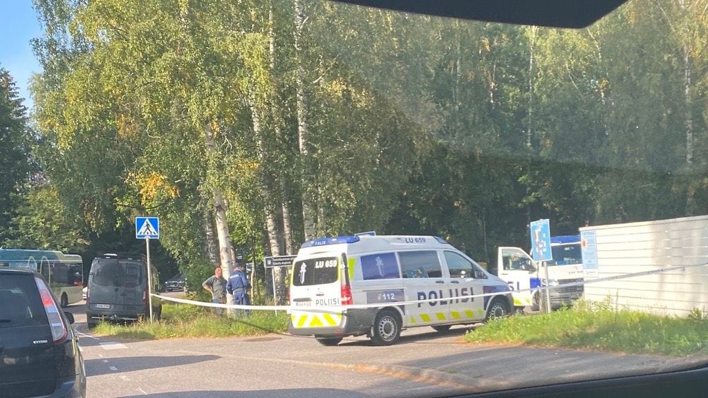 Poliisioperaatioon liittyvä taloyhtiö sijaitsee Kauniaisissa lähellä Espoon rajaa