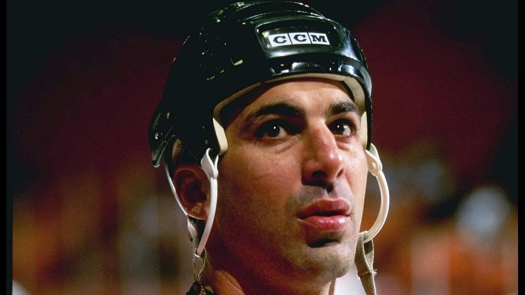 Chris Chelios on Chicago Blackhawksin legendoja.