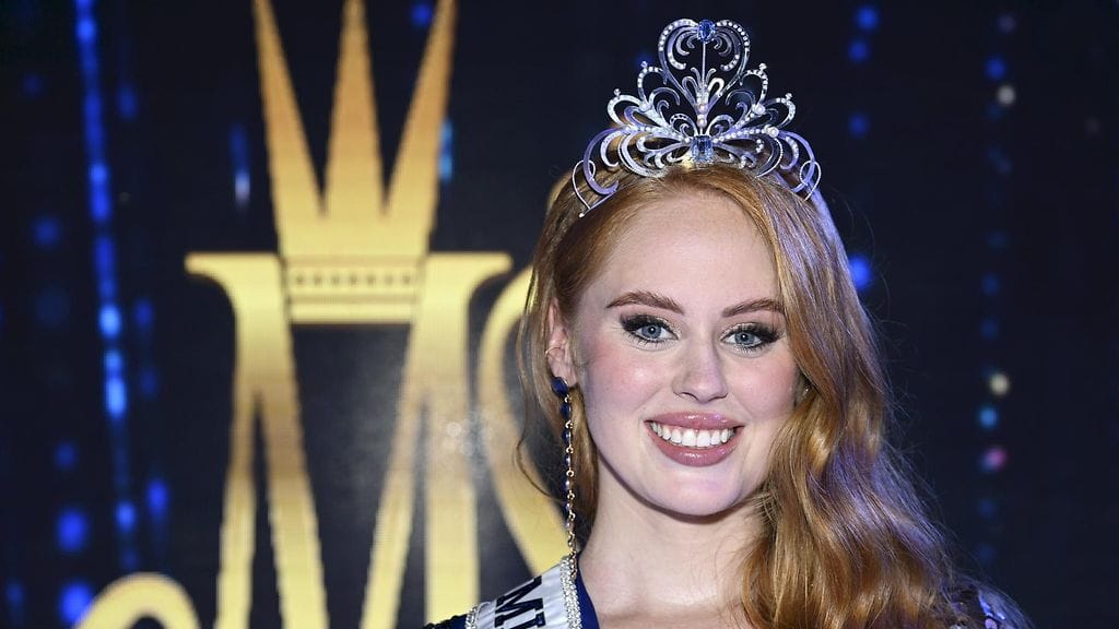 LK 10.9.2023 Vuoden 2023 Miss Suomeksi kruunattu Paula Joukanen Miss Suomi -finaaligaalassa Järvenpäässä 9. syyskuuta 2023.