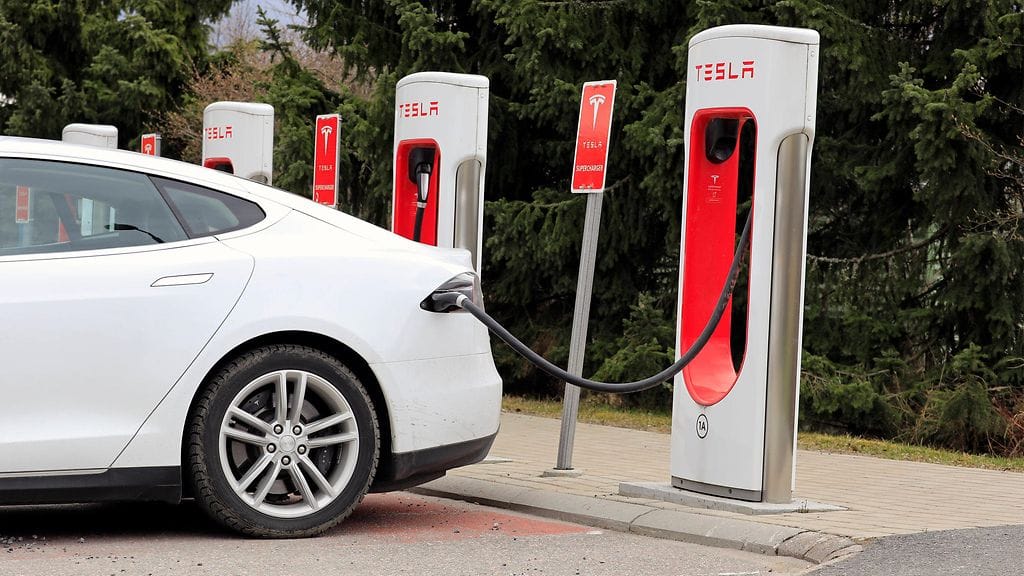 Tesla sanoo, ettei se solmi työehtosopimuksia missään päin maailmaa.