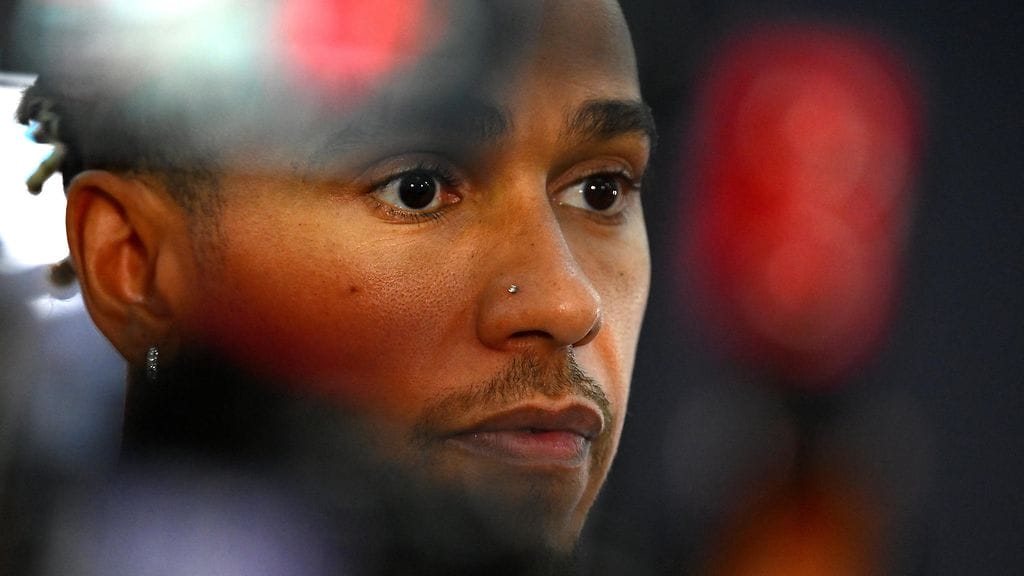 Lewis Hamilton tuomitsee Helmut Markon puheet.