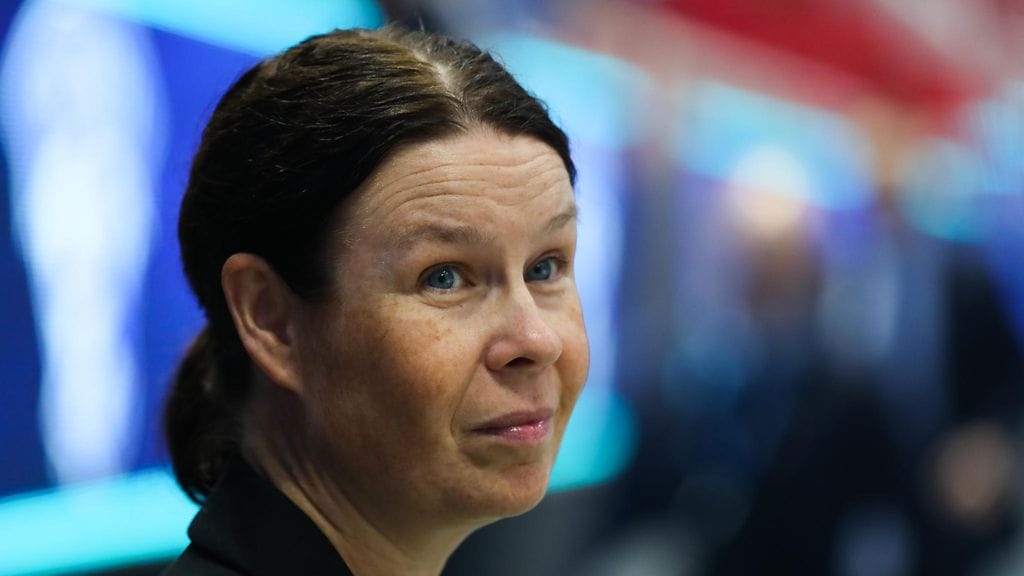 Tuula Puputti ei toimi enää Naisleijonien GM:nä.