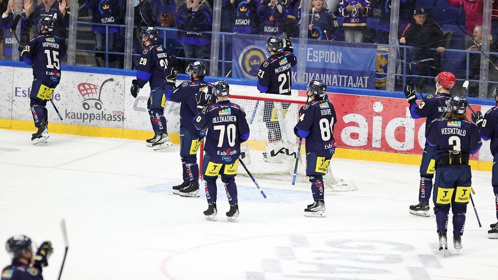 Kiekko-Espoon tavoitteena on yhä pelata vuoden päästä SM-liigassa