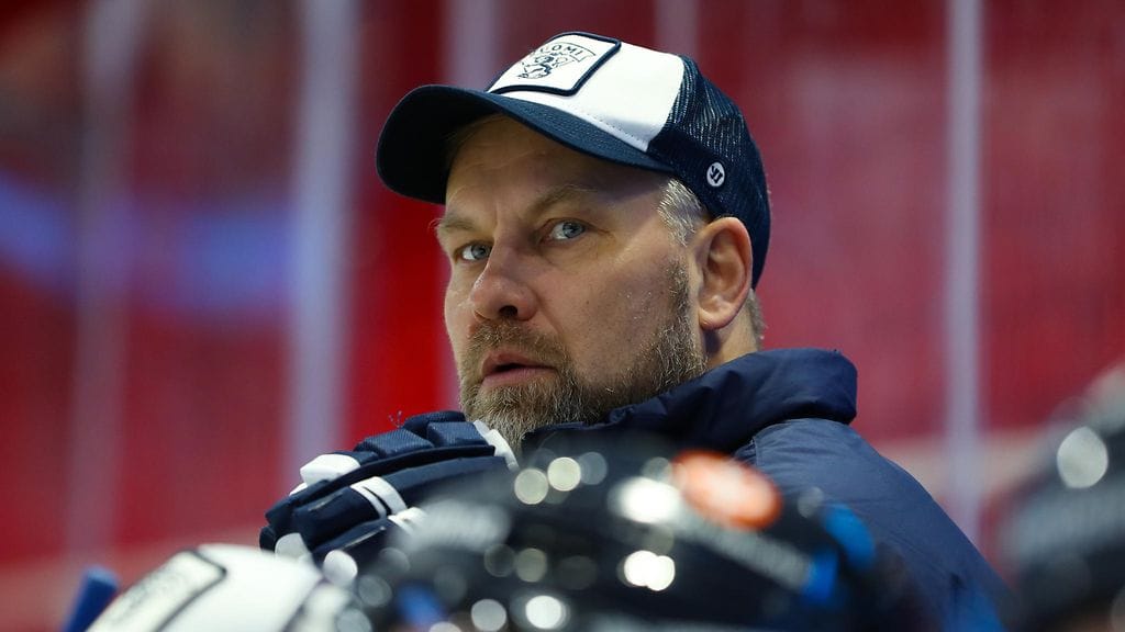 Mikko Manner ei tiiraile Jukka Jalosen paikkaa.